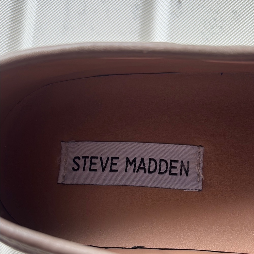 Steve Madden Women’s Quilted Slip-On Shoes - Beige Taupe SZ: 8.5. EUC - Picture 2 of 8